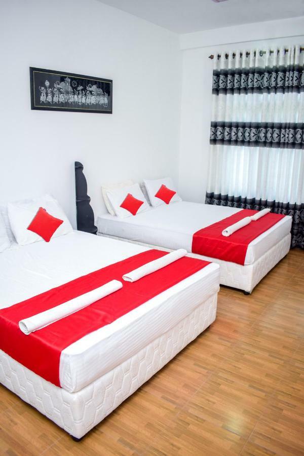 Lion Resort Полоннарува Екстер'єр фото